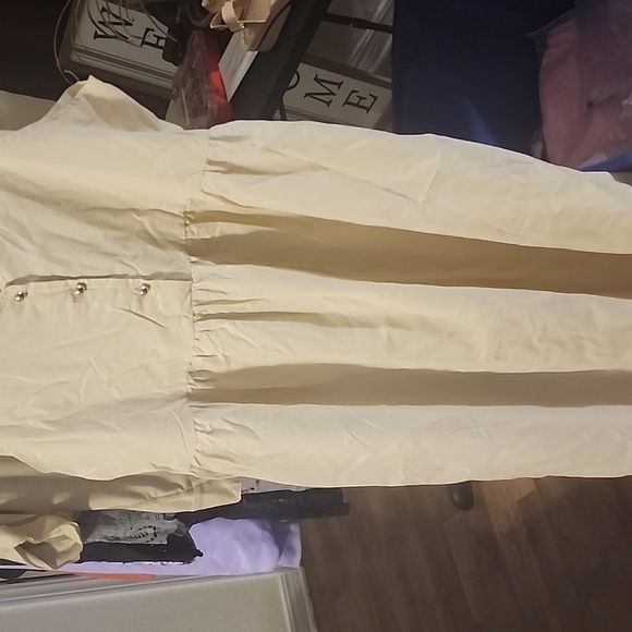 Clothes - Picture 12 of 17